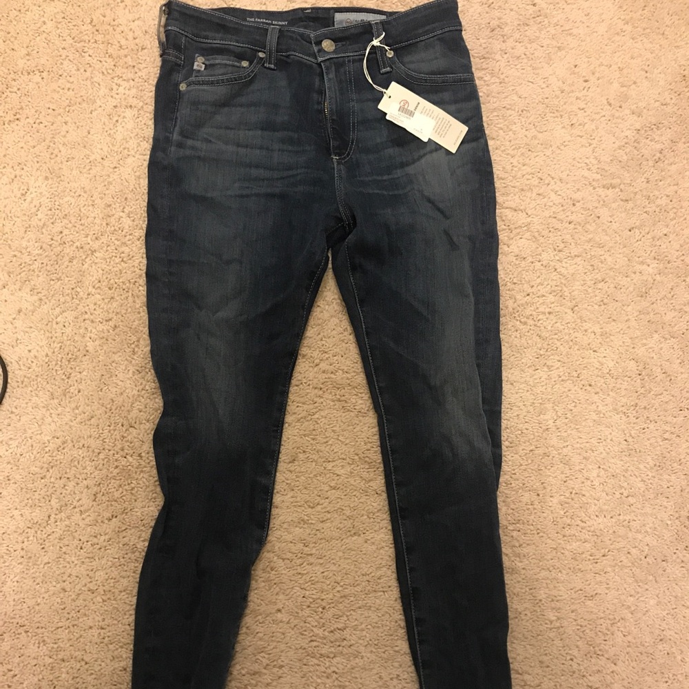 NWT - AG The Farrah High Rise Skinny jeans size 28